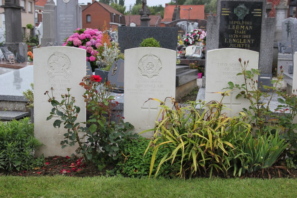 Commonwealth War Graves Winnezeele #5