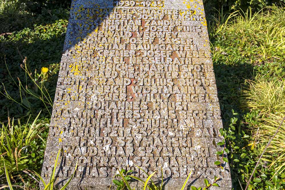 Duitse Oorlogsgraven en Monument Morschenich #5