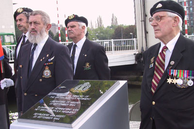 Memorial Suffolk Liberators City Bridge Weert #2