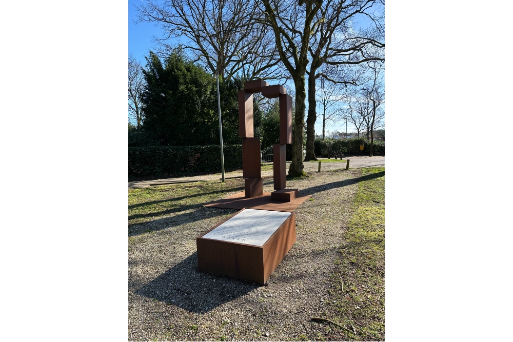 Monument Joodse Kinderen Berg-Stichting Laren #4