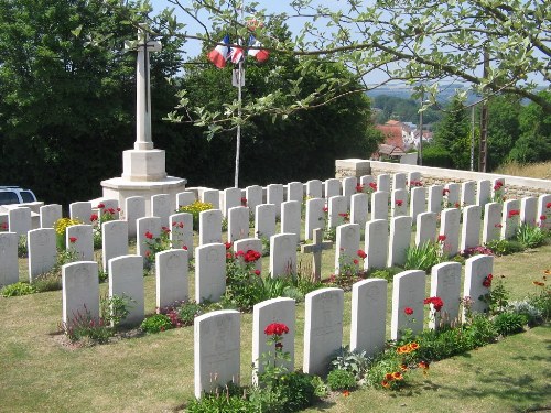 Commonwealth War Cemetery Longpre-les-Corps-Saints