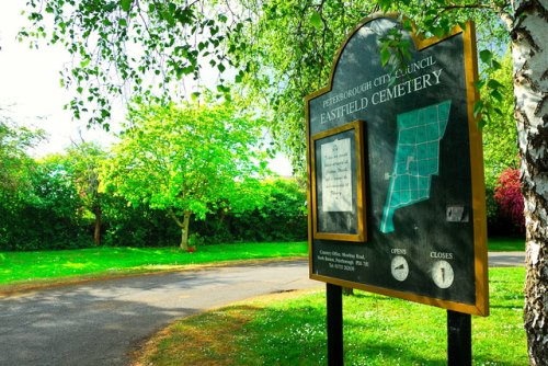 Oorlogsgraven van het Gemenebest Eastfield Cemetery