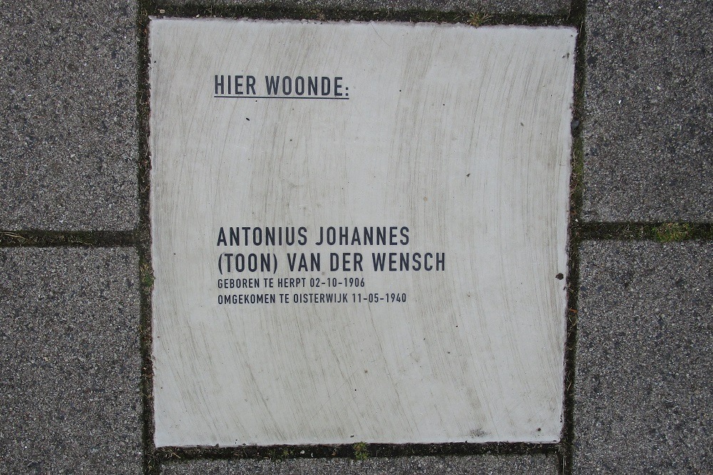 Memorial Stone Hoogeinde 70