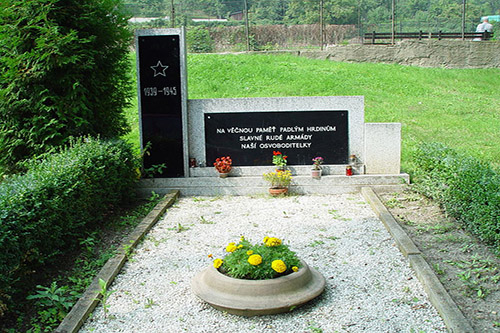 Oorlogsgraven Oude Begraafplaats Most #1