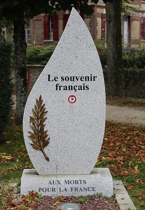 War Memorial Crcy-la-Chapelle #3