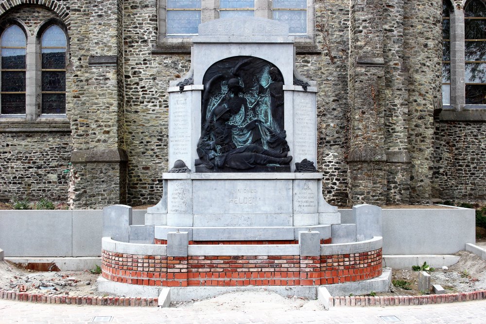 War Memorial Aarsele #2