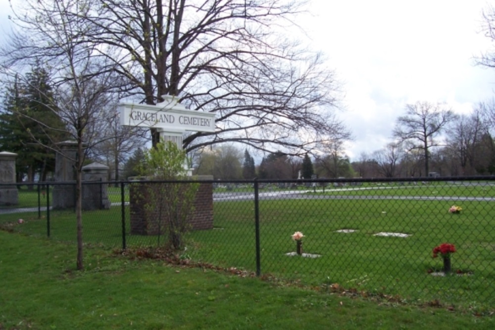 Commonwealth War Grave Graceland Cemetery #1