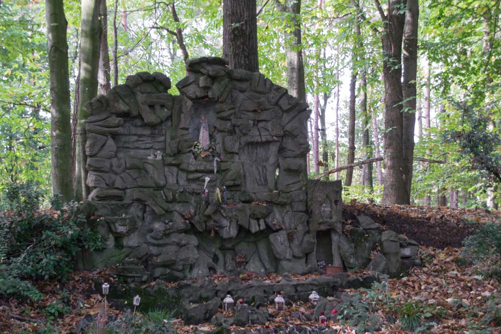 Chapel of Consolation and Peace and Lourdes Grotto Kaprijke #3