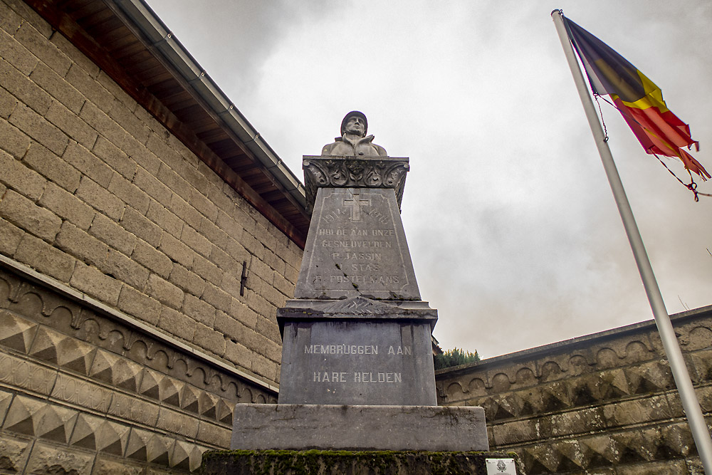 Oorlogsmonument Membruggen #2