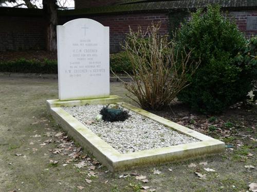 Nederlandse Oorlogsgraven St. Lambertus Begraafplaats #1