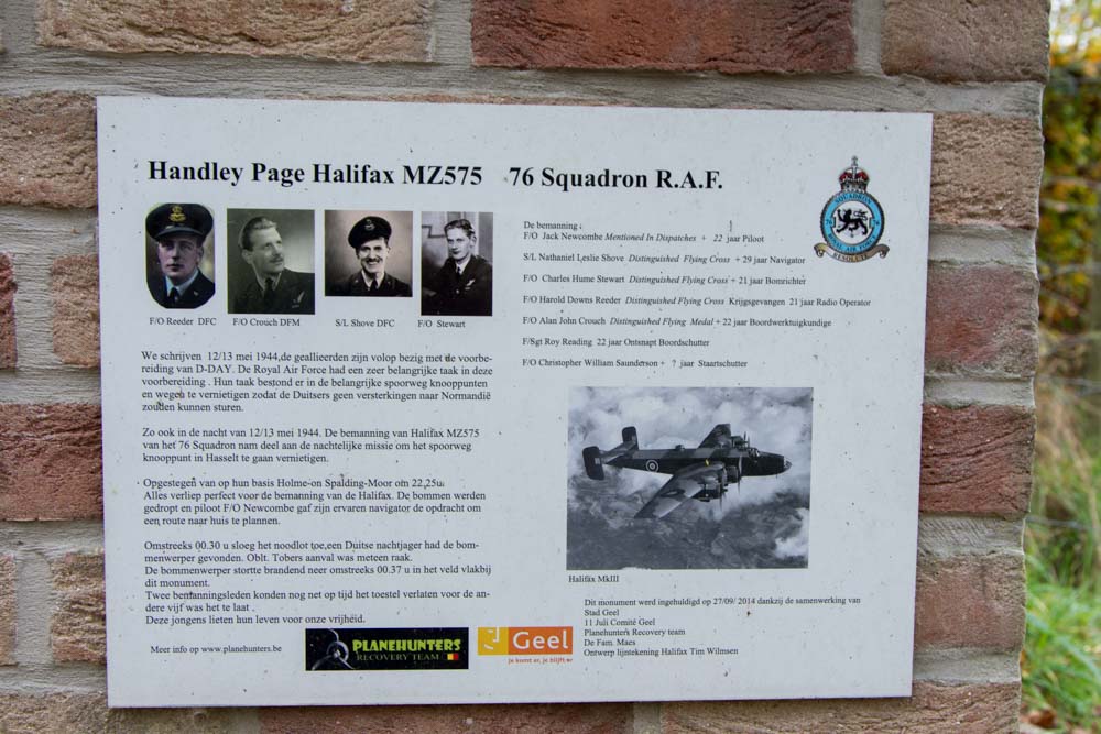 Monument Handley Page Halifax MZ575 Geel #3