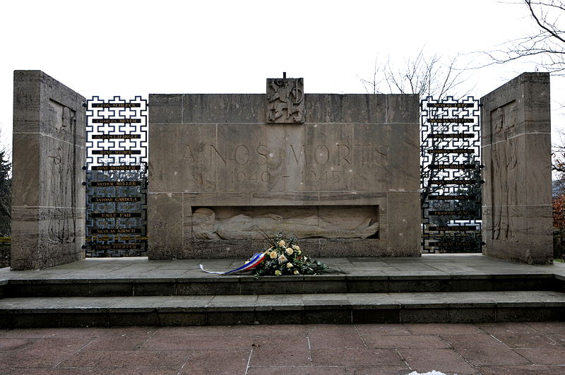 Oorlogsmonument Sandweiler #1