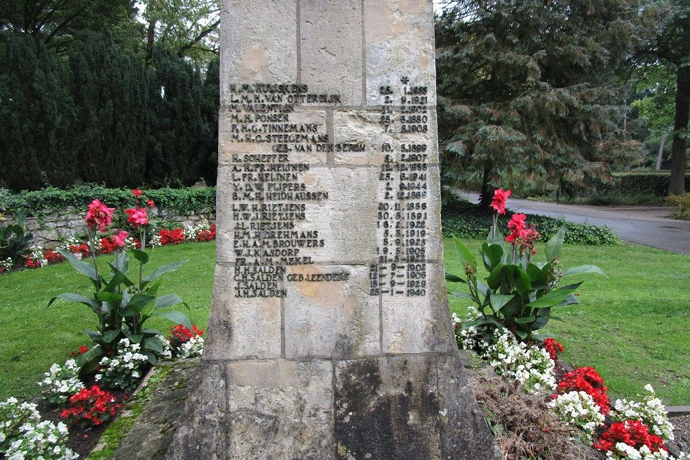 Oorlogsmonument Gemeentelijke Begraafplaats 