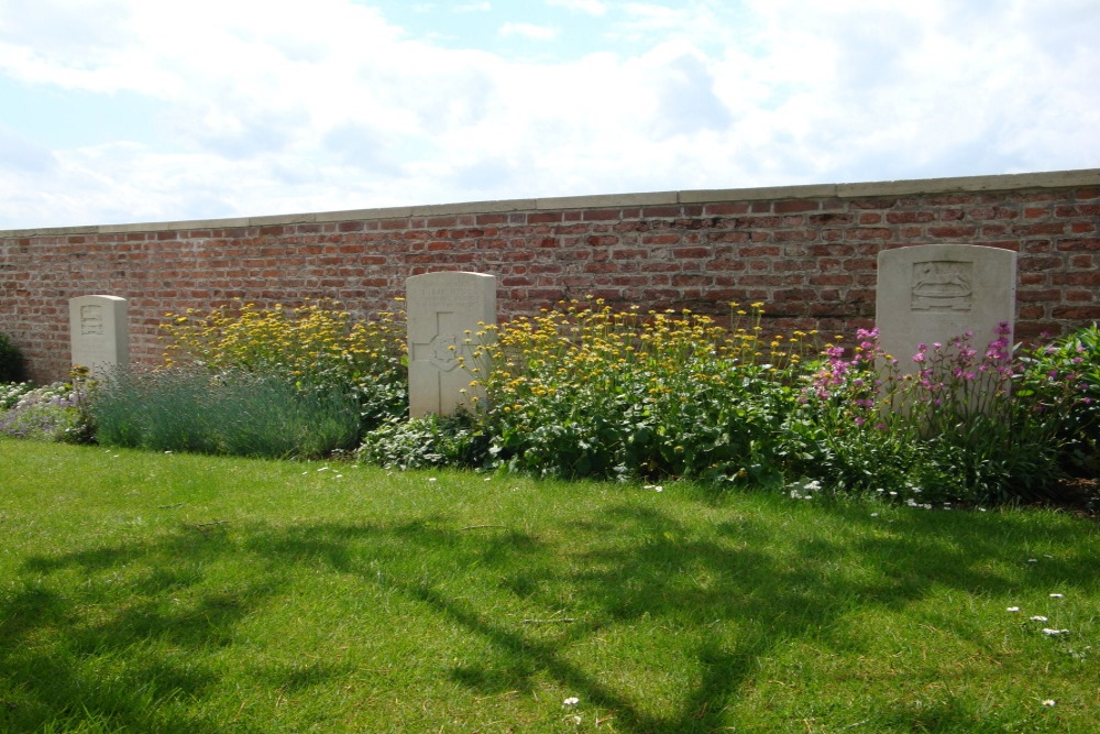 Oorlogsbegraafplaats van het Gemenebest Fricourt New #4