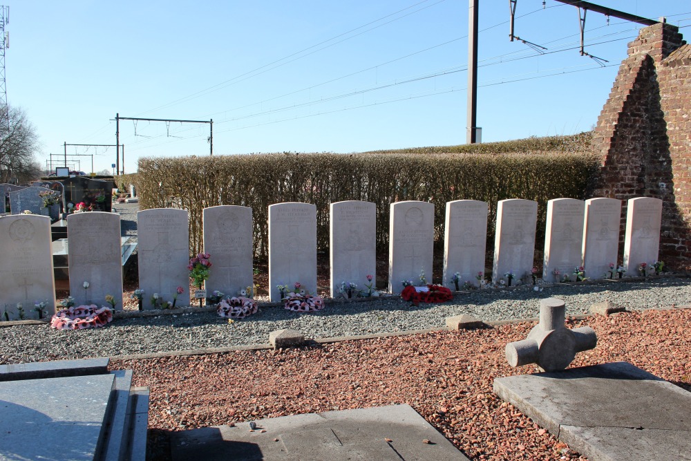 Oorlogsgraven van het Gemenebest Irchonwelz #3