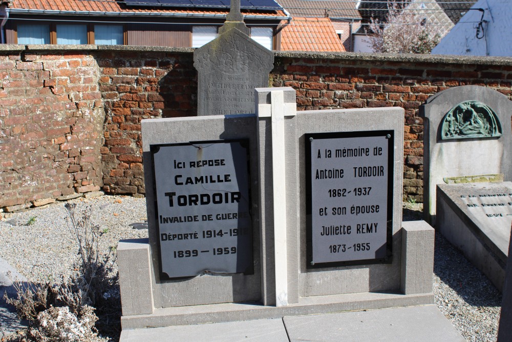 Belgian Graves Veterans Incourt Churchyard #1