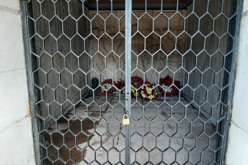 Monument voor de Gevallen Strijders Žabljak #5