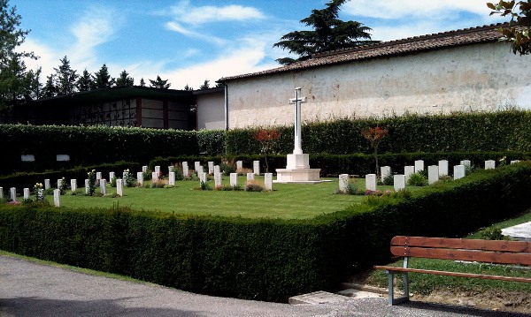 Commonwealth War Graves Faenza Communal Cemetery