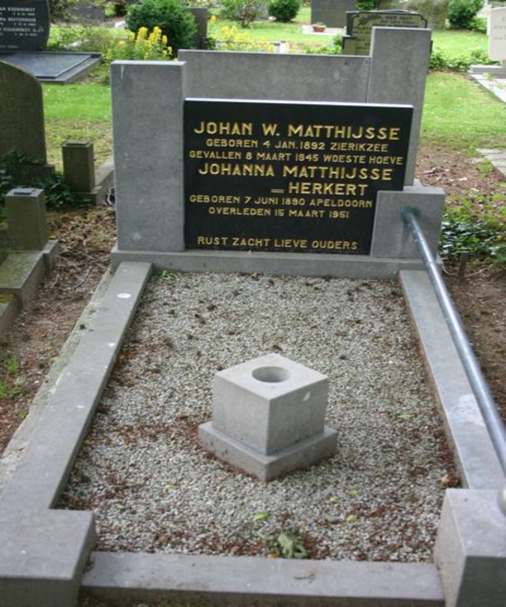 Dutch War Grave Vaassen #2