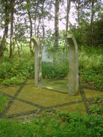 Monument Rijkswerkkamp Ybenheer