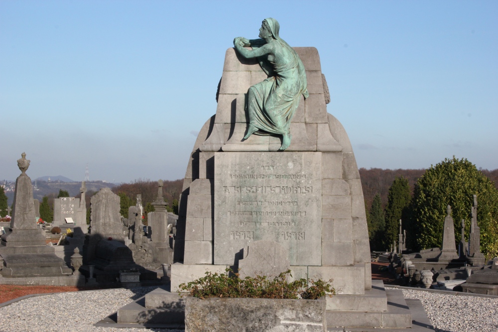 Oorlogsmonument Begraafplaats Seraing #2