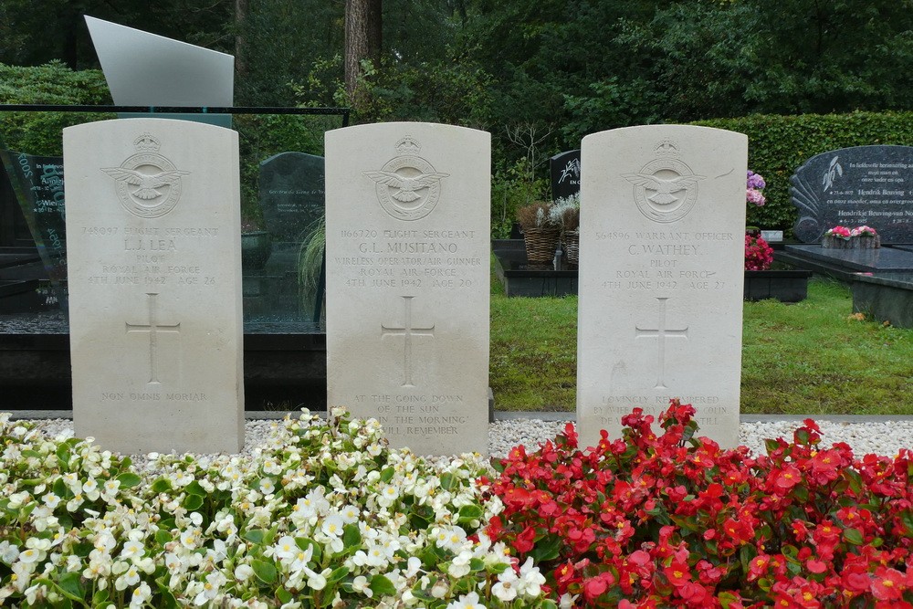 Oorlogsgraven van het Gemenebest Gemeentelijke Begraafplaats Westerbork #4