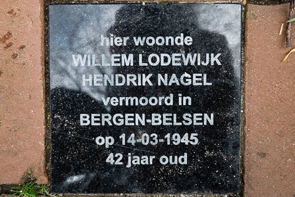 Memorial Stone Borneoplein 2 #1