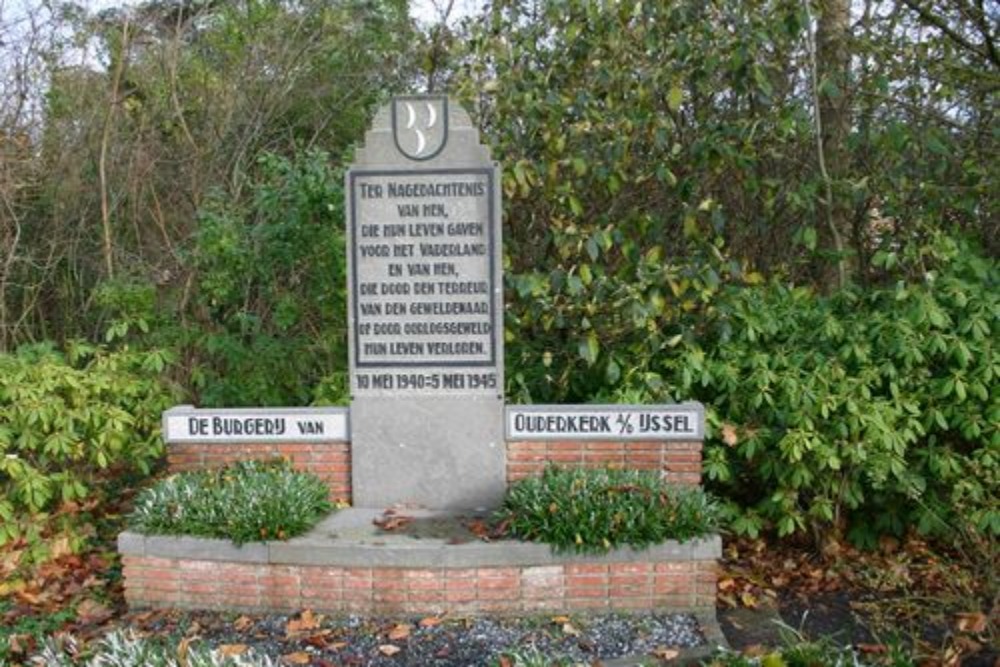 Oorlogsmonument Ouderkerk aan den IJssel #1