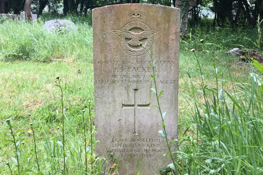 Commonwealth War Grave St Leonard Churchyard