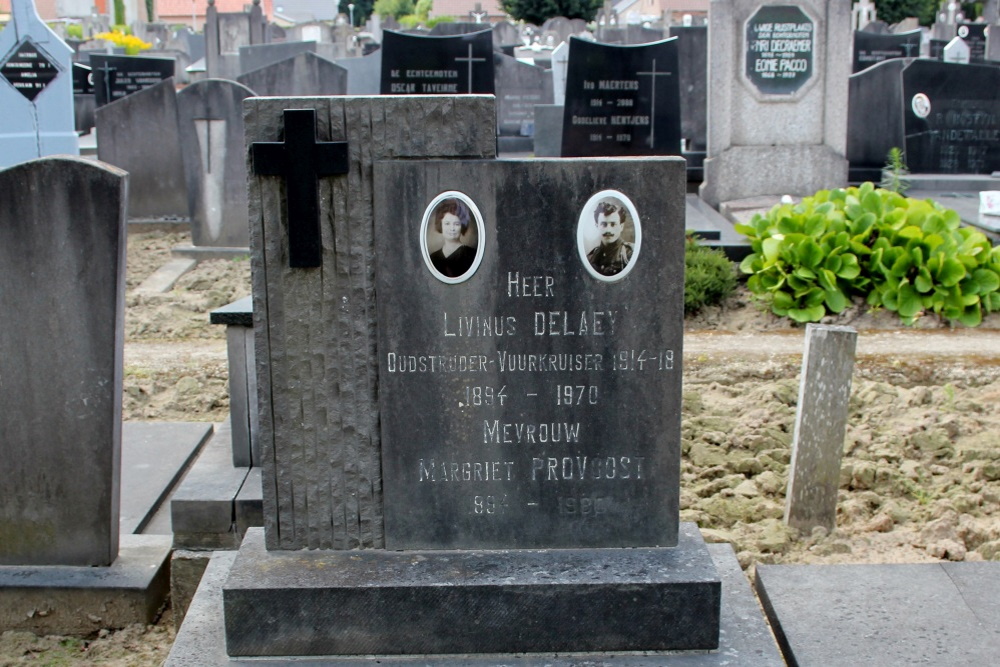 Belgian Graves Veterans Eernegem #1