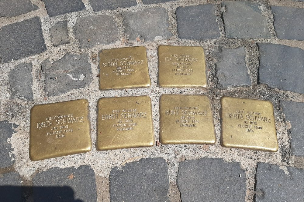 Stolpersteine Gielsgasse 5