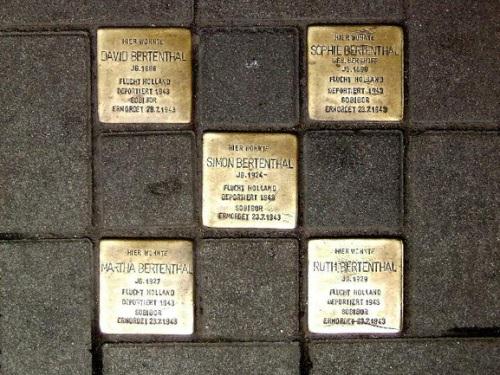 Stolpersteine Preuerstrae 10