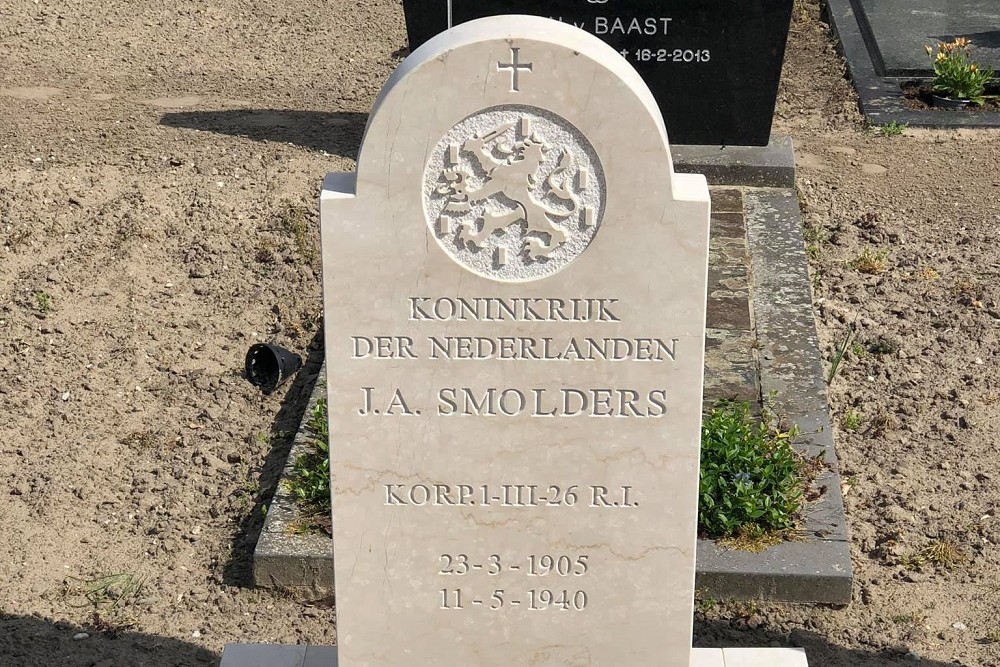 Nederlandse Oorlogsgraven R.K. Begraafplaats St. Clemens Nuenen #2