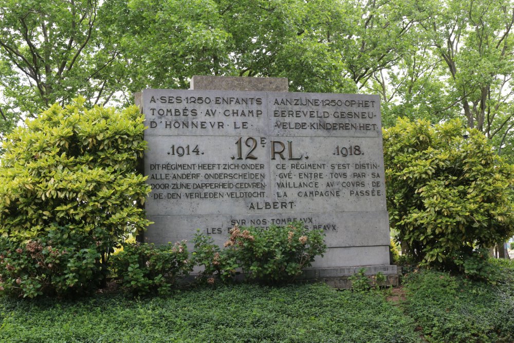 Memorial Du 12e Rgiment De Ligne Luik