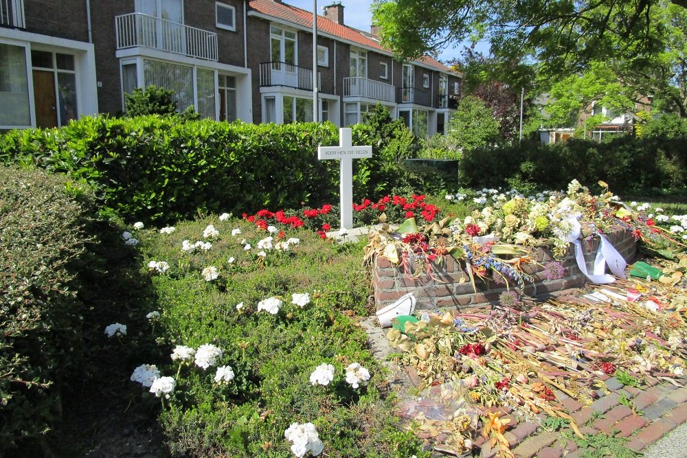 Remembrance Cross Spinbolplein #2