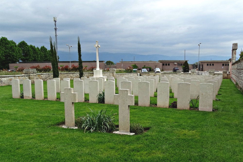 Commonwealth War Graves Dueville Extension #1