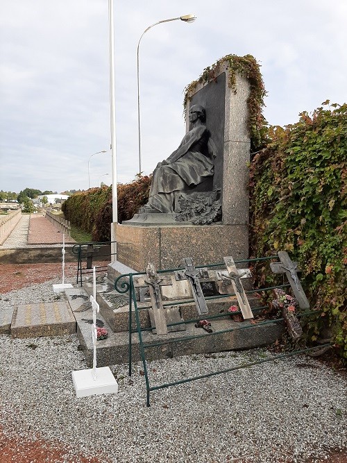 Oorlogsmonument Begraafplaats Vichy #4