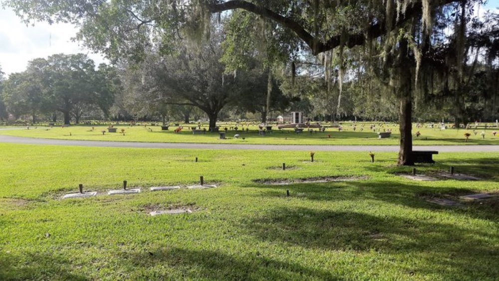 Amerikaanse Oorlogsgraven Forest Meadows Memorial Park and Mausoleum Central