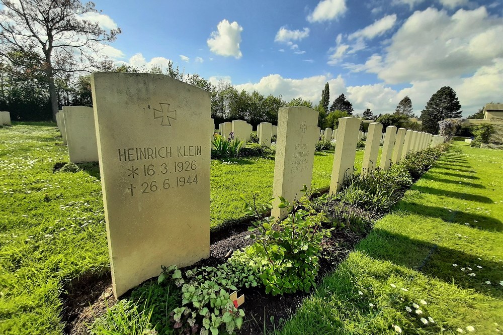 Commonwealth War Cemetery Tilly-sur-Seulles #5