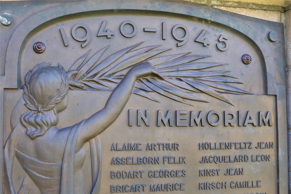 Monument Oud-leerlingen van het Koninklijk Atheneum #5