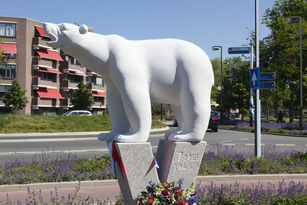 Polar Bear Memorial Hilversum #1