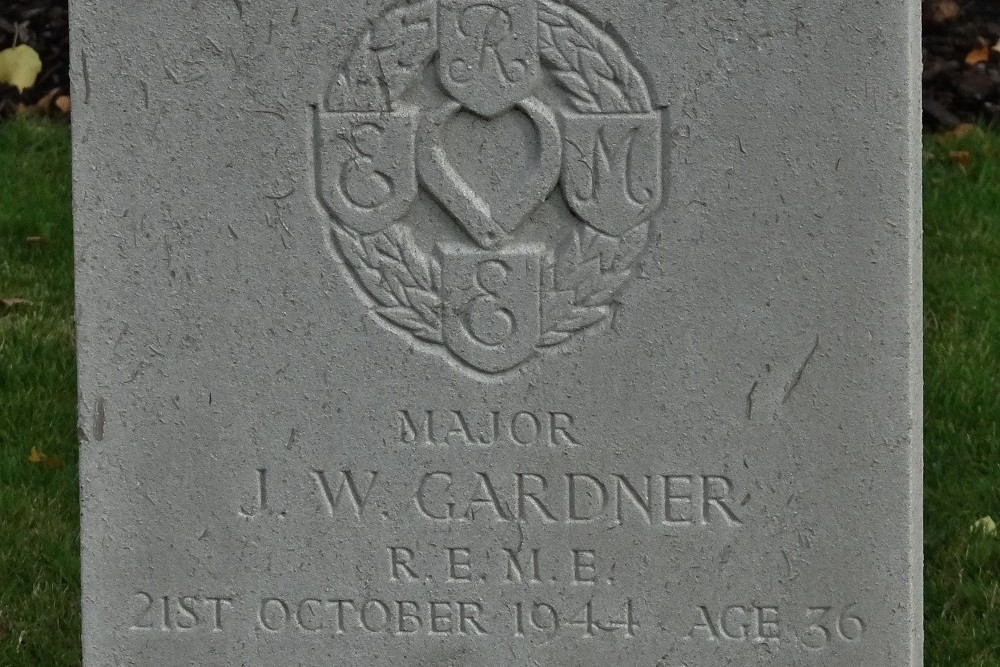 Commonwealth War Cemetery Geel #4