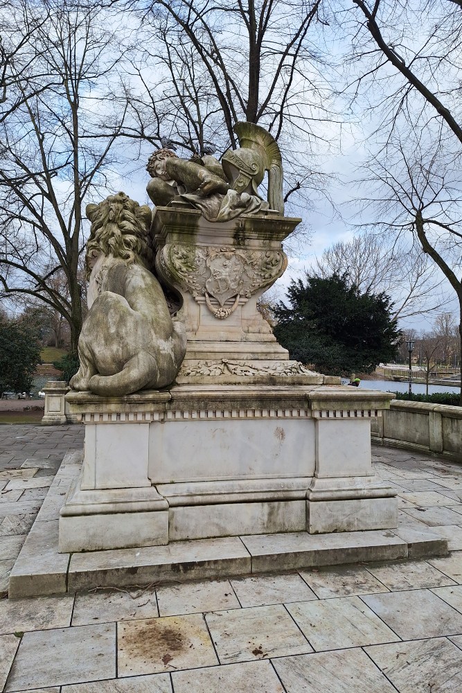 Oorlogsmonument Dsseldorf #2