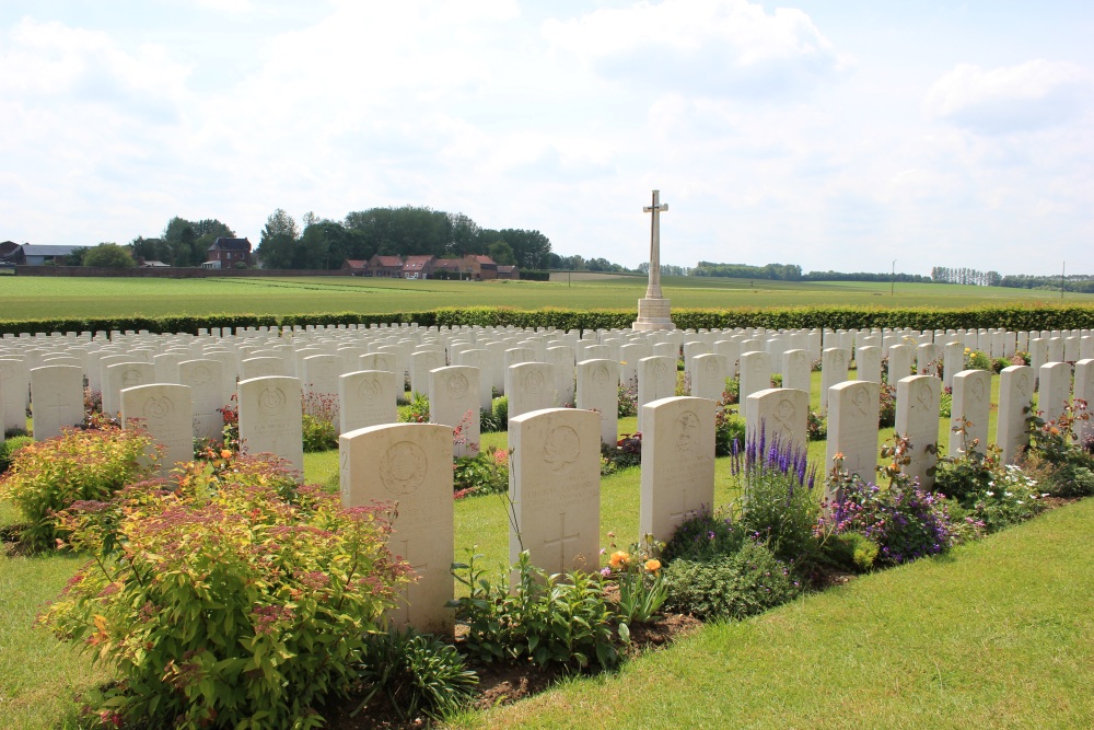 Commonwealth War Cemetery Anneux #3