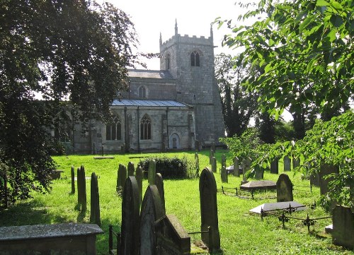 Commonwealth War Graves All Saints Churchyard