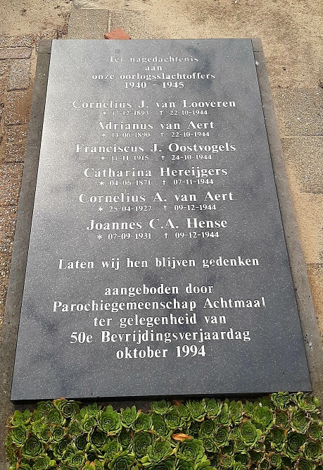 Oorlogsmonument Kerkhof Achtmaal #2