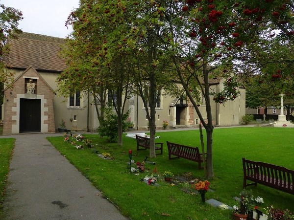 Oorlogsgraven van het Gemenebest St. Thomas Churchyard #1