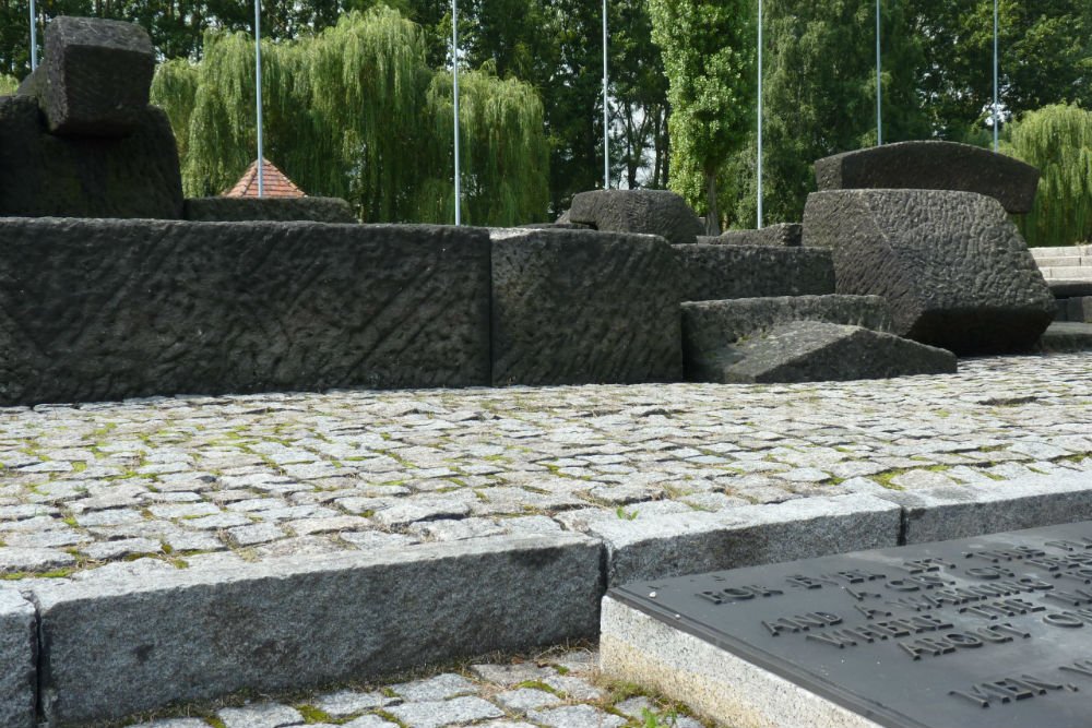 Monument Slachtoffers Fascisme Concentratiekamp Auschwitz ll #2