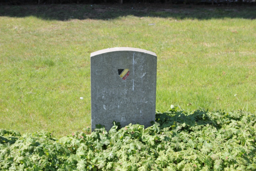 Belgische Oorlogsgraven Vlezenbeek	 #2
