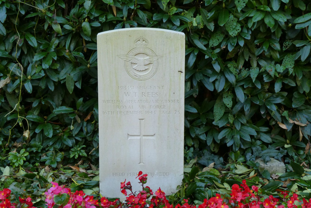 Commonwealth War Graves General Cemetery Wolvega #3